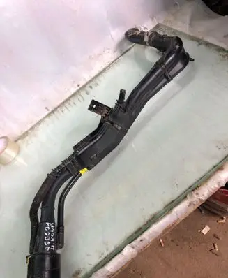 Hyundai Kona II Fuel tank filler neck pipe 5283170