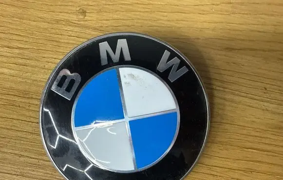 BMW 3 E90 E91 Manufacturer badge logo/emblem 8132375