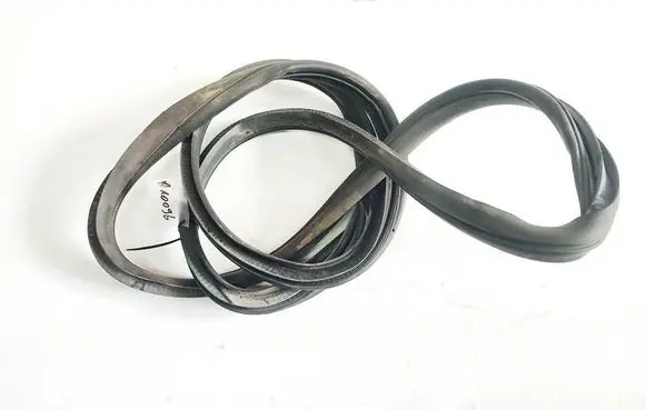 Jaguar X-Type Rubber seal front coupe door 