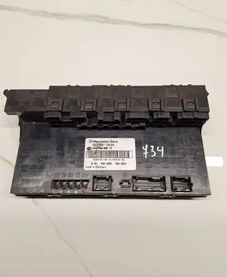 Mercedes-Benz C W203 Fuse module 2035451801 5DK00848610