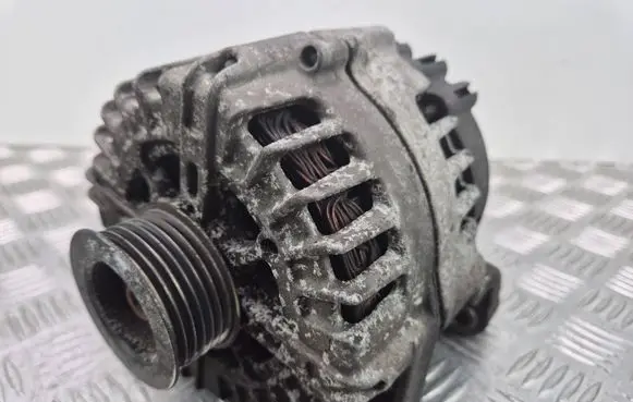 BMW X1 E84 Generator/alternator 7802261 2543461D FG18S019