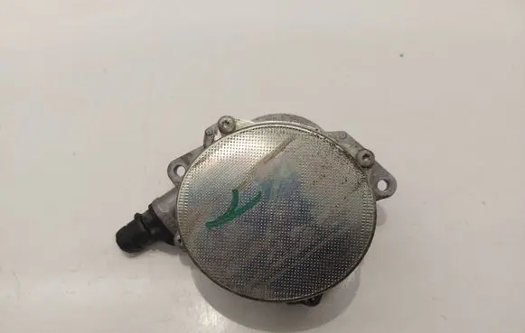 Audi Q7 4L Vacuum pump 057145100