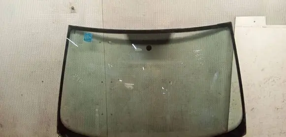 Volkswagen Golf V Front windscreen/windshield window 