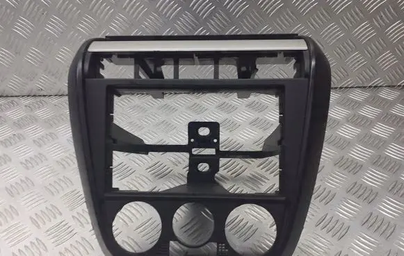 Volkswagen Fox Radio/GPS head unit trim 5Z0858061A