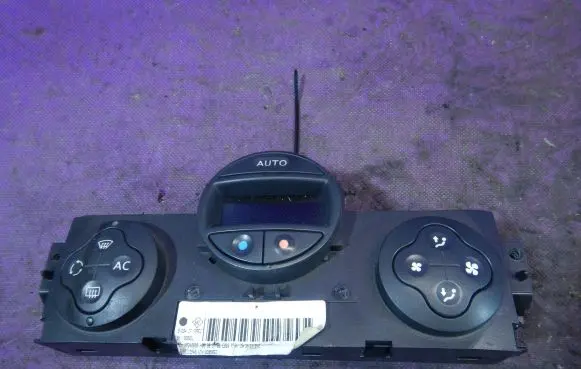 Renault Megane II Interior fan control switch 8200312940