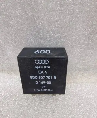 Audi A8 S8 D2 4D Other relay 8D0907701B D16900