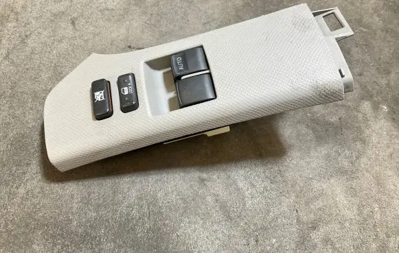 Toyota Yaris Electric window control switch 742310D080