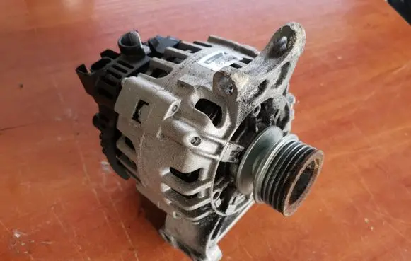 Mercedes-Benz A W169 Generator/alternator LRA02892 P0328282 SG9B079
