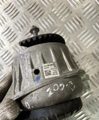 Mercedes-Benz C W205 Engine mount bracket A2052406717