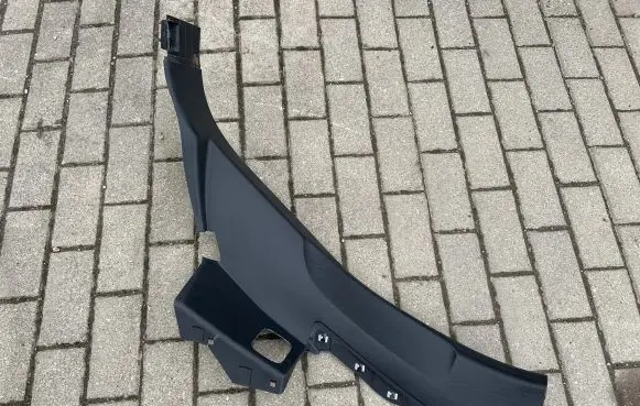 Audi Q7 4M Rear seat side bottom trim 4M0867768D 4M0867768E 4M0867768D4PK
