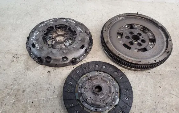 Volkswagen Tiguan Clutch set kit 06F105266J