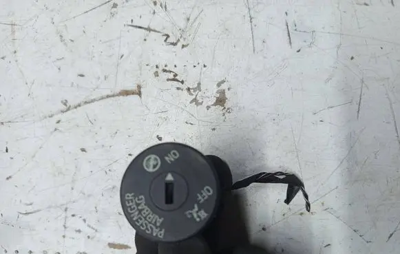Mini One - Cooper F56 F55 Passenger airbag on/off switch 9326501 BMW6131