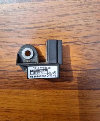 Citroen C5 Airbag deployment crash/impact sensor 9636982680 C2123703556 550903000