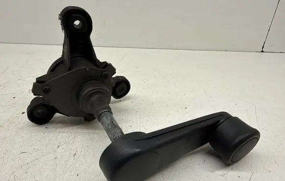 Audi A4 S4 B7 8E 8H Front door window winding handle 8Z0837581B