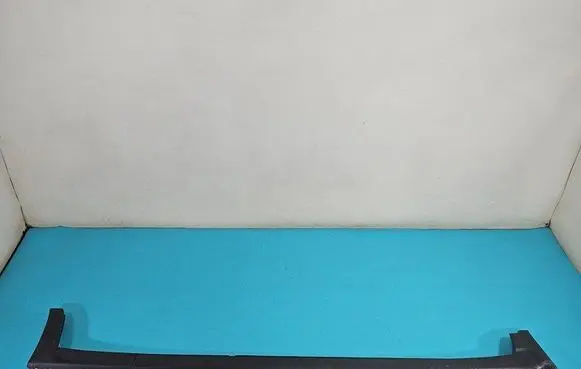 Foot area side trim