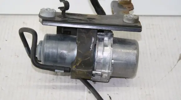 BMW 5 G30 G31 Vacuum pump 6880628