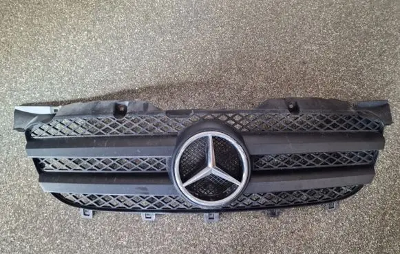 Mercedes-Benz Sprinter W906 Front bumper upper radiator grill