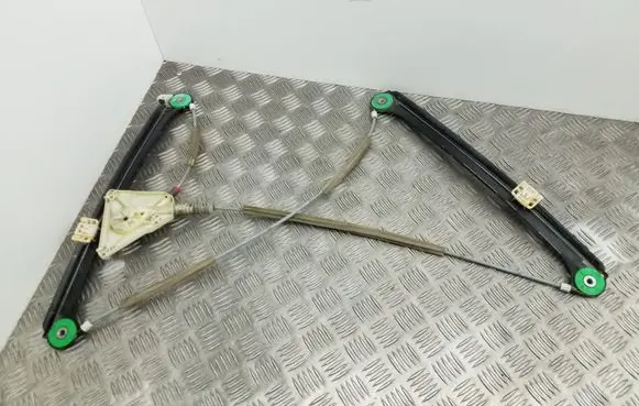 Audi A3 S3 A3 Sportback 8P Front door electric window regulator 8P3837462A