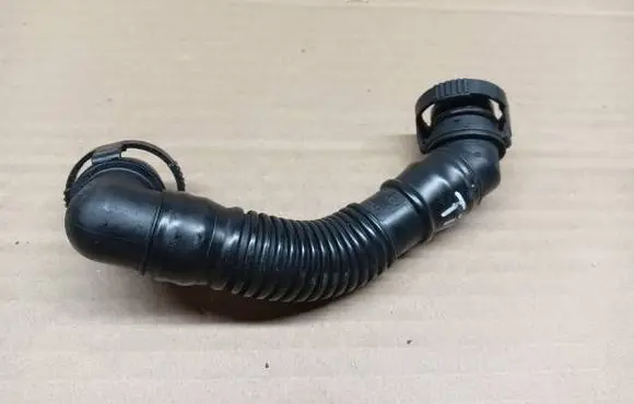 Volkswagen Tiguan Breather hose/pipe 03L103493