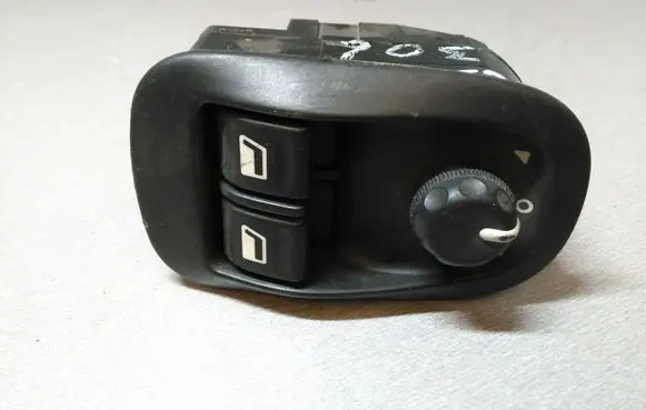 Peugeot 206 Electric window control switch 9654858977