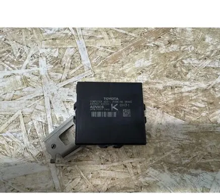 Toyota RAV 4 (XA50) Hand brake control module 8905042030 15181111410