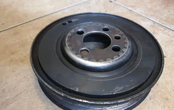 Audi A3 S3 8L Crankshaft pulley 06A105243C