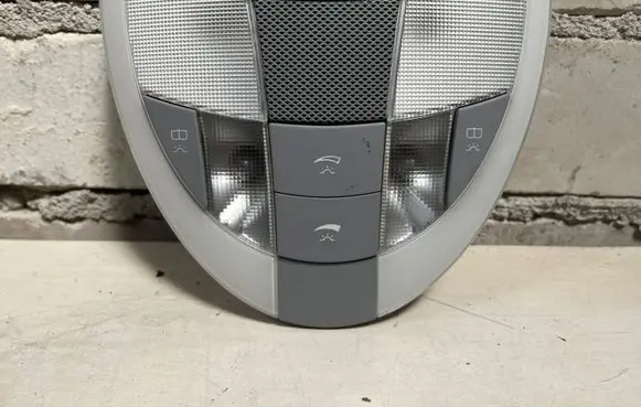 Mercedes-Benz E W211 Front seat light A2118202201