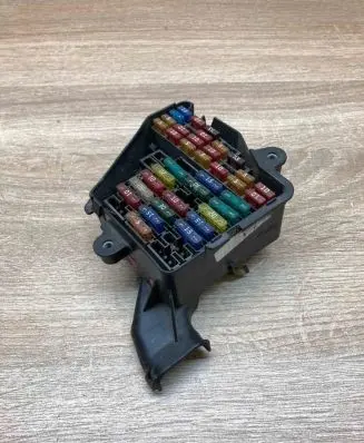 Audi A6 S6 C5 4B Fuse module 8D2941824
