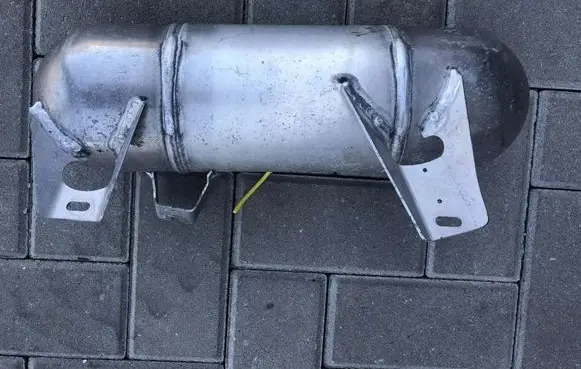 BMW 7 G11 G12 Air suspension tank/reservoir 6861937