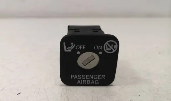 Lexus IS 220D-250-350 Passenger airbag on/off switch 1672A6N