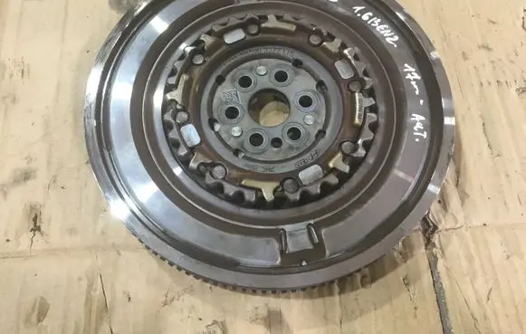 KIA Sportage Dual mass flywheel 232002B590