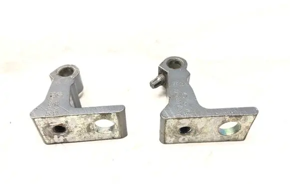 Skoda Superb B6 (3T) Rear door upper hinge 8K0831402
