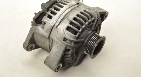 Opel Astra H Generator/alternator 55556071