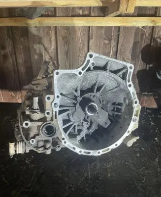 Mazda 323 Manual 5 speed gearbox F5D2