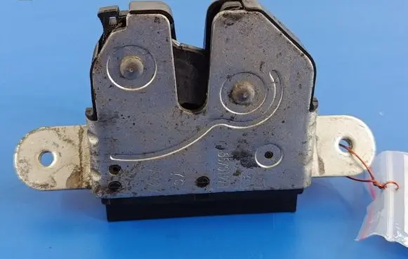 Fiat Bravo Tailgate/trunk/boot lock/catch/latch 55701971