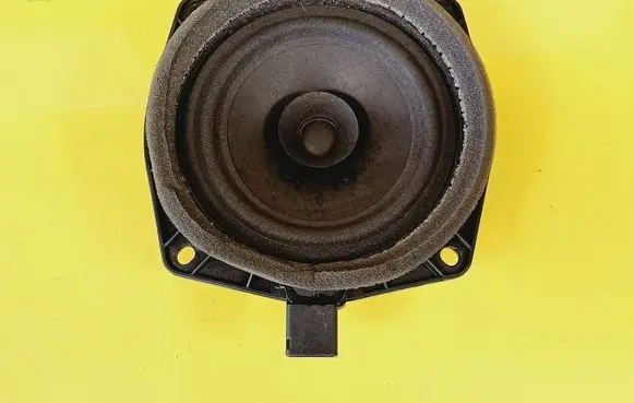 Mitsubishi Colt Front door speaker MN141417
