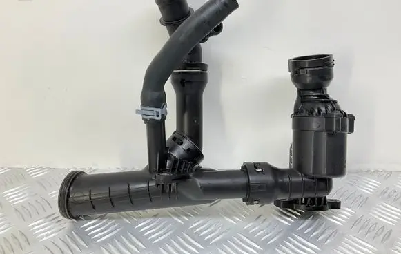 Thermostat/thermostat housing
