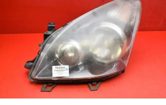 Toyota Corolla Verso E121 Headlight/headlamp