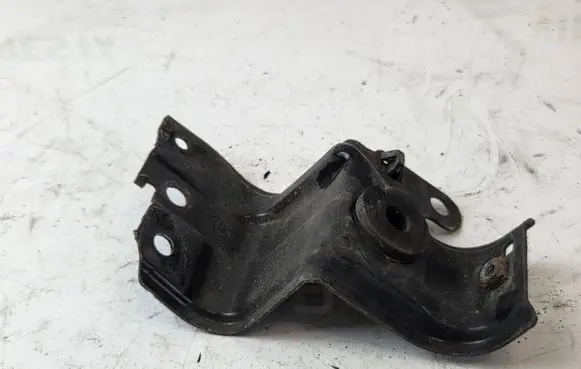 Honda CR-V Radiator mount bracket 