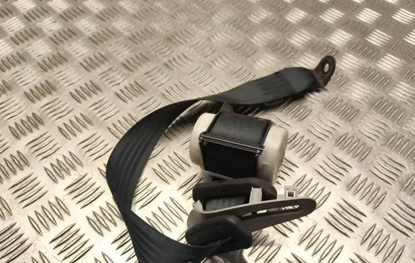 Mazda 5 Third row seat belt E40434090