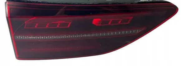 Volkswagen Golf VIII Tailgate rear/tail lights 5H0945307