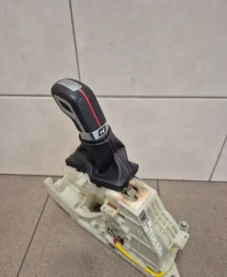 Hyundai Tucson TL Gear shifter/selector 46700D7450