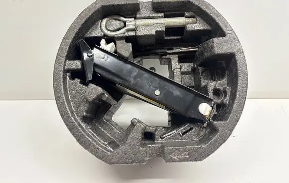 Skoda Rapid (NH) Tool box 5JA012115F