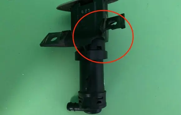 Toyota Corolla E120 E130 Headlight washer spray nozzle 8520813020