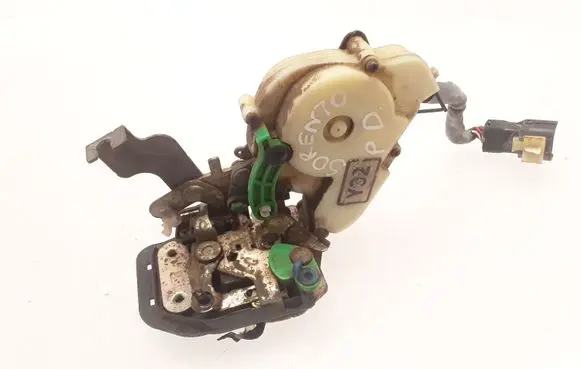 KIA Sorento Front door lock