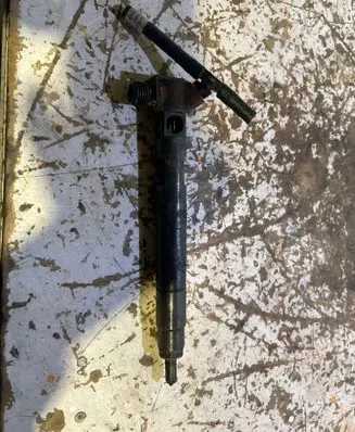 Mercedes-Benz GLA W156 X156 Fuel injector 28272472 A6510702387 1723702269826