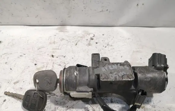 Toyota Avensis T250 Ignition lock 05015178 736661A