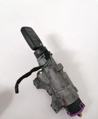 Volkswagen PASSAT B5.5 Ignition lock 4B0905851B