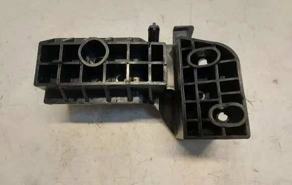 Fender mounting bracket