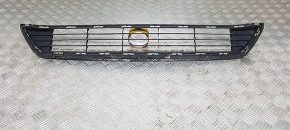 Toyota Avensis T270 Front bumper lower grill 5311205100